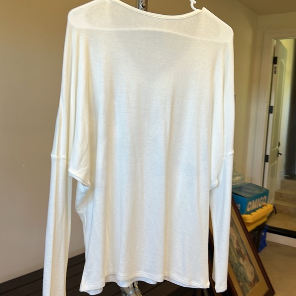 Like New! Go Couture LOVE top. Size large. - Picture 3 of 5